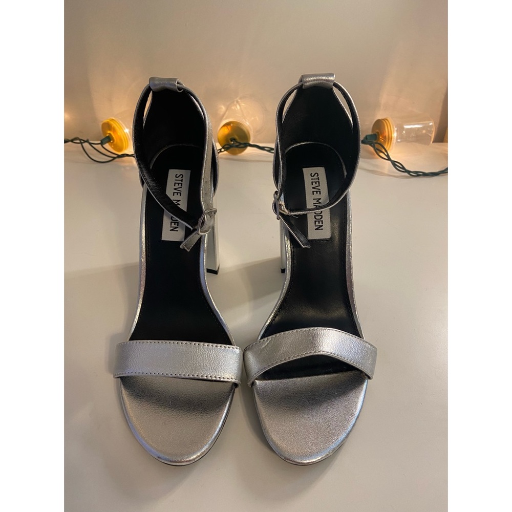 NWOT Steve Madden Carrson Silver Leather